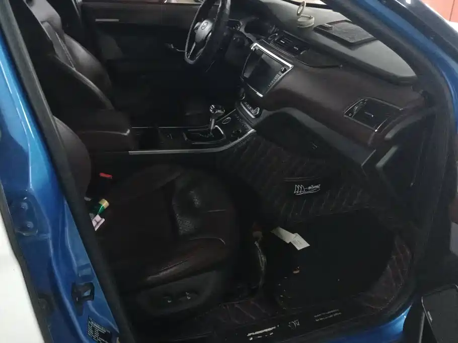 Landwind X7 2016 2016 2.0T Panorama Premium