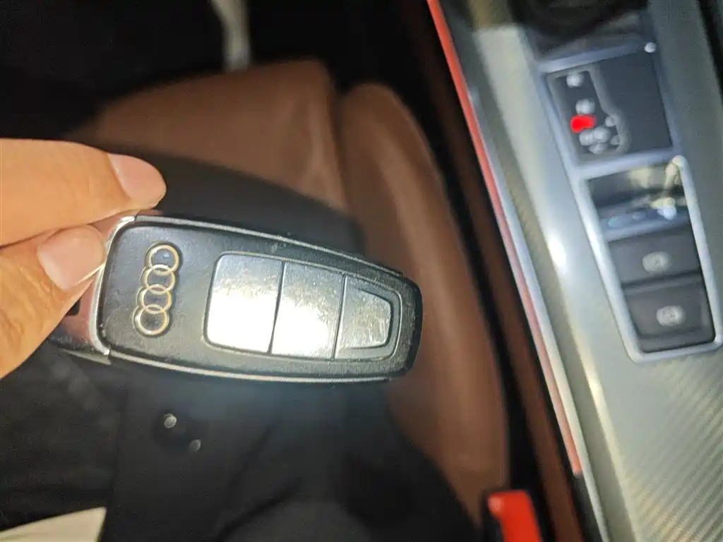 Audi A6L 2020 40 TFSI Luxury Elegance фото 12
