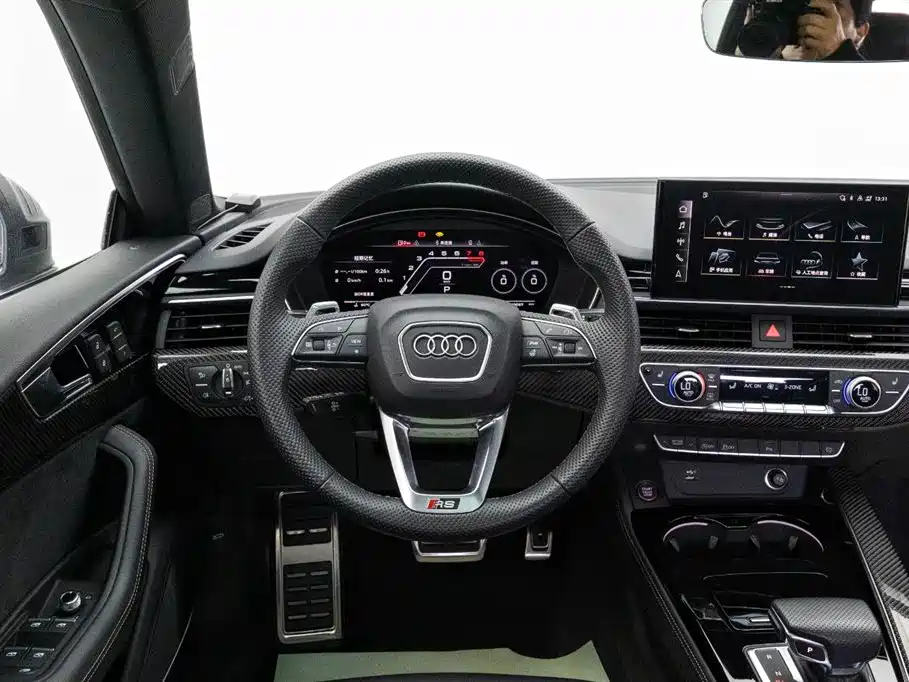 Audi RS 5 2023 Model RS 5 2.9T Sportback Dark Gold Edition фото 25