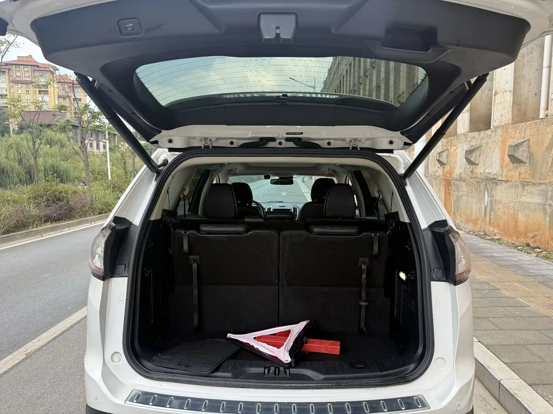 Фото 15 - Ford Edge