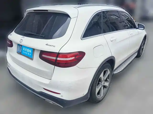 Mercedes-Benz GLC 2017 GLC 260 4MATIC Luxury — фото 2