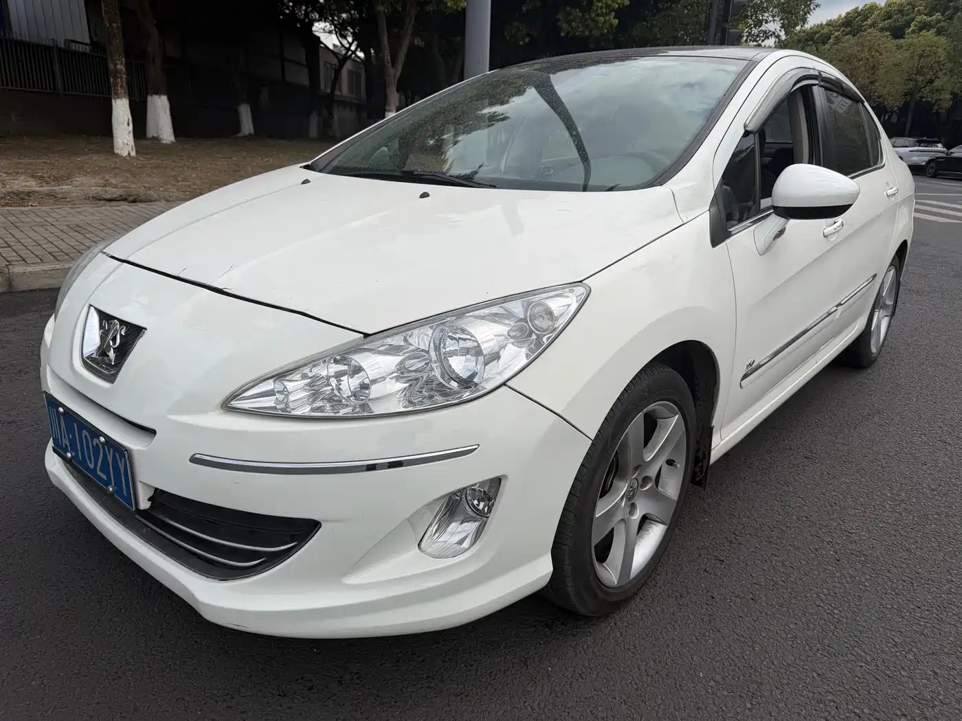 Peugeot 408 2012 2.0L Roland Garros Edition