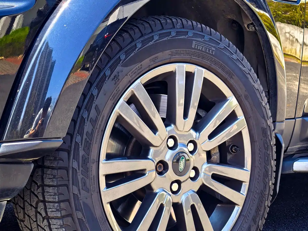 Land Rover Discovery 2011 3.0 SDV6 HSE Diesel фото 8