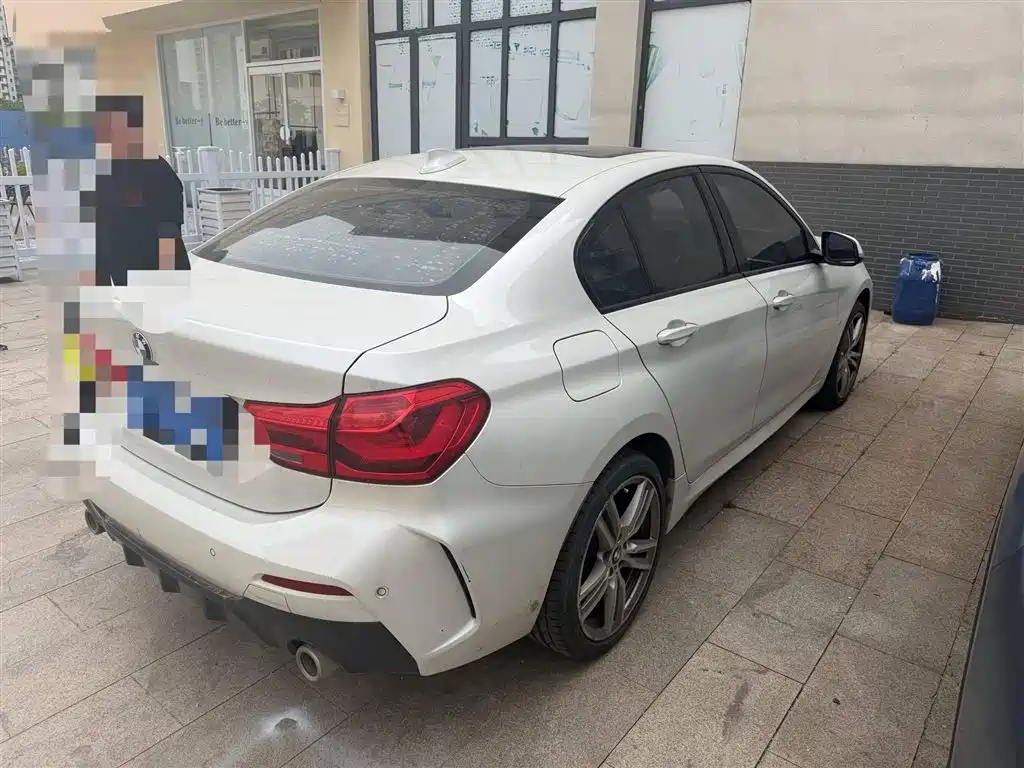 BMW 1 Series 2020 Model 125i Leading M Sport Package фото 3