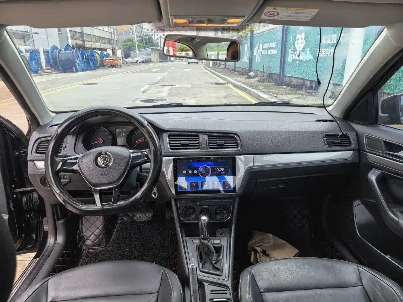 Volkswagen Lavida 2015 1.6L Automatic Comfort Edition фото 5