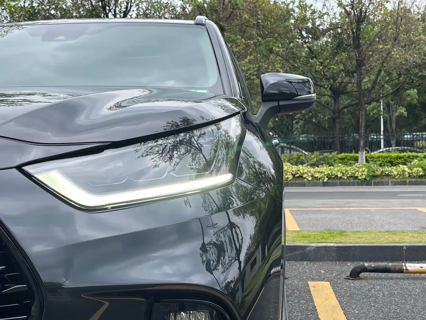 Toyota Highlander 2023 2.5L Smart Hybrid AWD Knight Edition 7-Seater фото 8