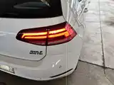 صورة 8 - Volkswagen Golf