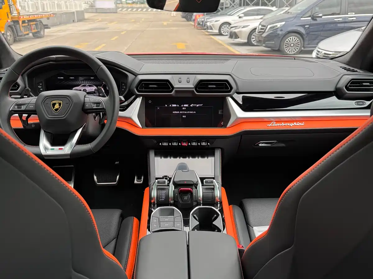 Lamborghini Urus SE 2025 4.0T Standard Edition фото 6