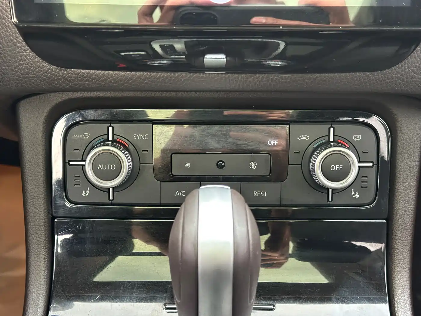 Volkswagen Touareg 2017 3.0TSI Explorer Edition фото 9