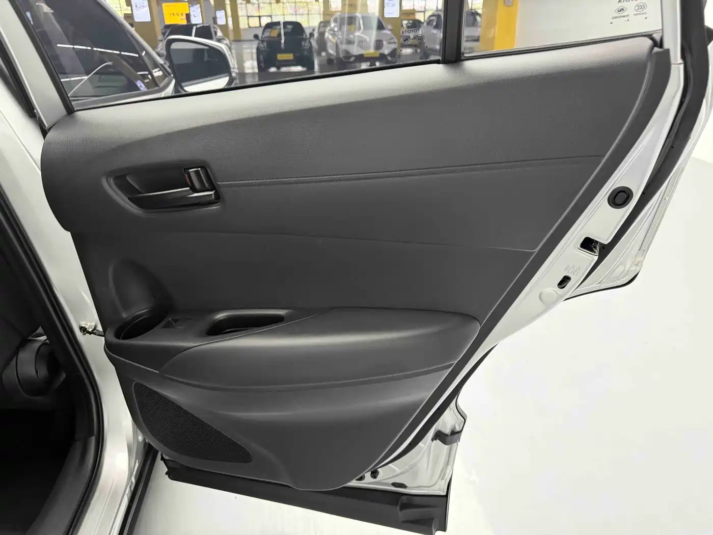 Toyota Frontlander 2024 2.0L Smart Hybrid Dual Engine Leading Edition фото 21