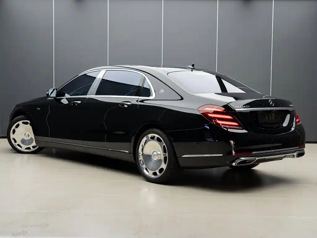 صورة 5 - Mercedes-Benz Maybach S-Class