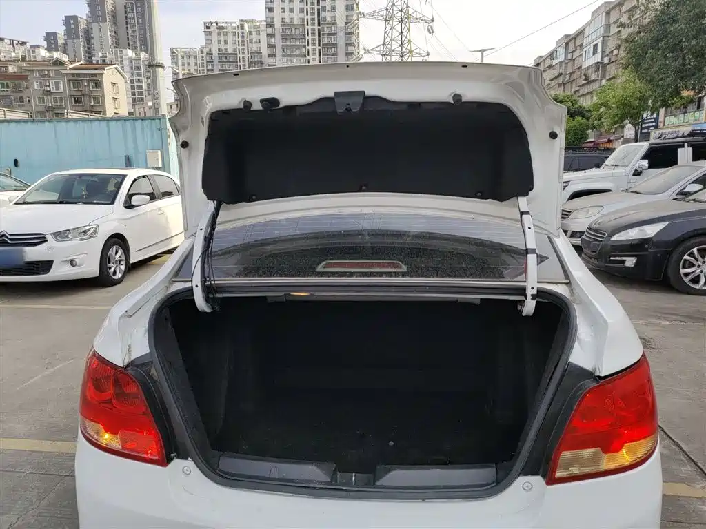 Chevrolet Sail 2015 Sail 3 1.5L Manual Ideal Sunroof Edition фото 19