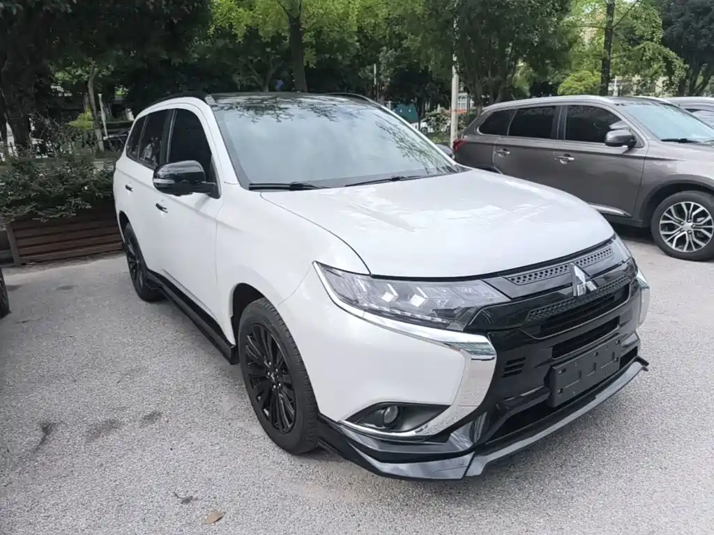 Mitsubishi Outlander 2023 2021 2.4L 4WD Yaodong Edition 5-seater