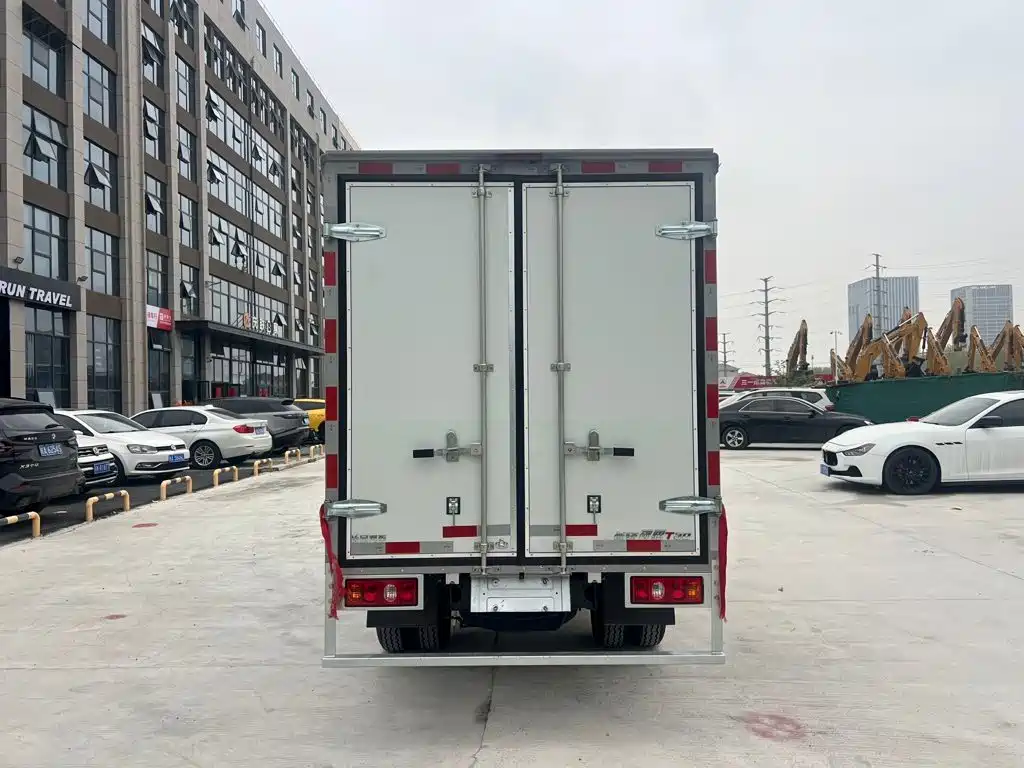 Changan Kaicheng Changan Shenqi T30 2025 2023 1.6L CNG Single Cab 3.6m Composite Panel Van Comfort DAM16KRC