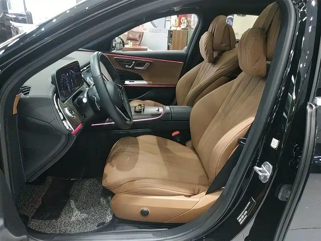 Mercedes-Benz E-Class 2024 E 300 L Fashion фото 11