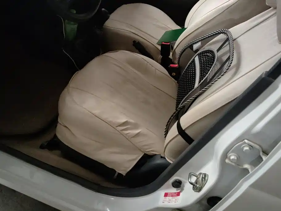 Baojun Lechi 2013 2012 Facelift 1.0L Manual P-TEC Comfort
