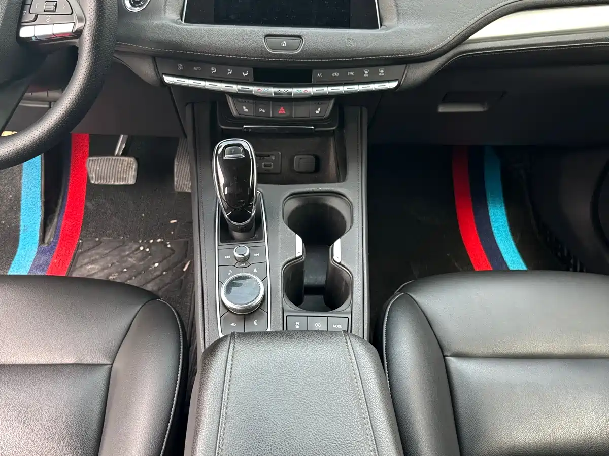 Cadillac XT4 2020 28T FWD Leading Trim фото 10