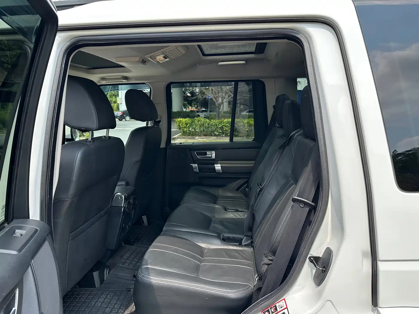 Land Rover Discovery 2015 3.0 SC V6 SE фото 8
