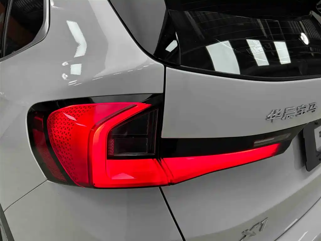 BMW X1 2023 sDrive20Li X Design Package фото 19