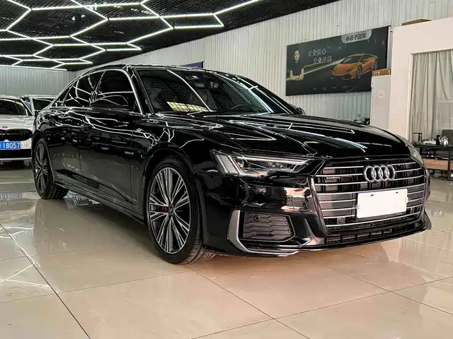 Audi A6L 2021 45 TFSI Exclusive Sport — фото 3
