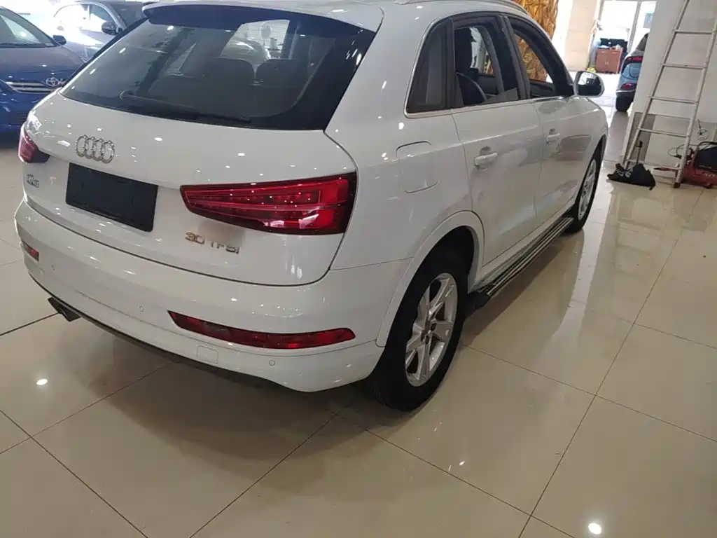 Фото 8 - Audi Q3