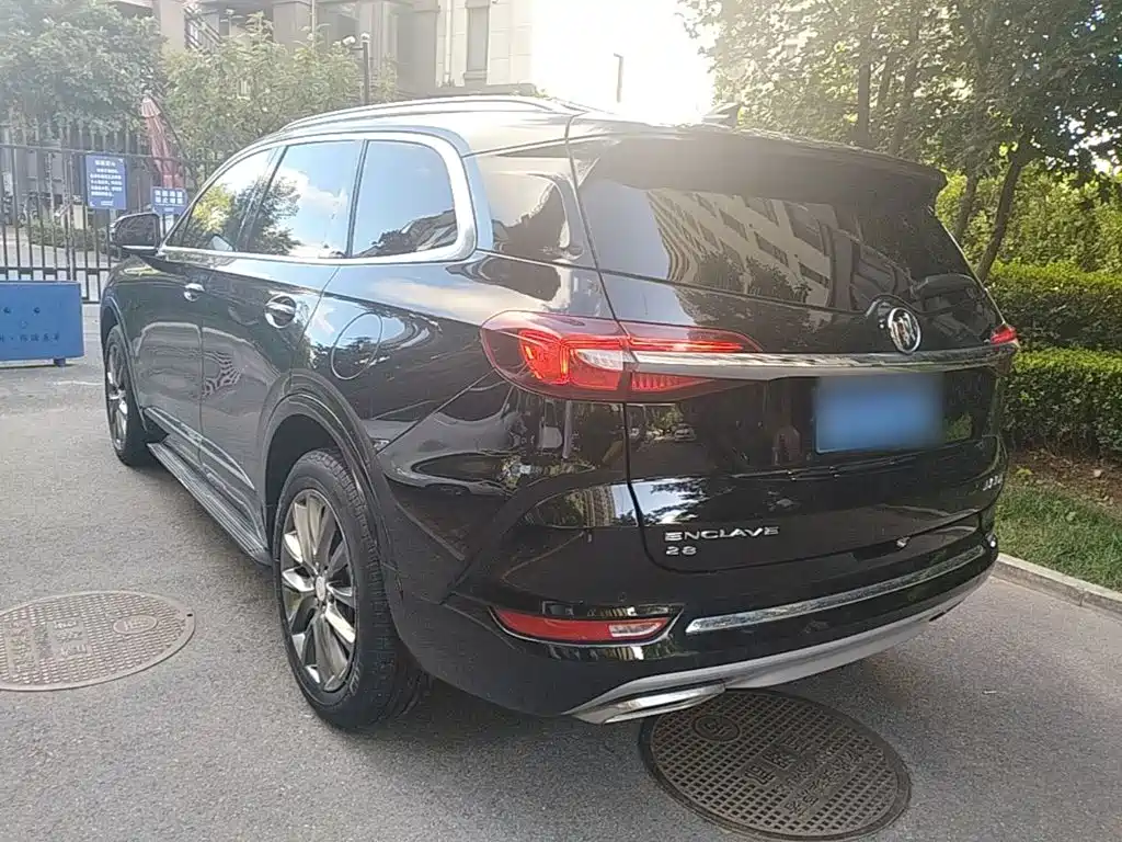 Photo 5 - Buick Enclave