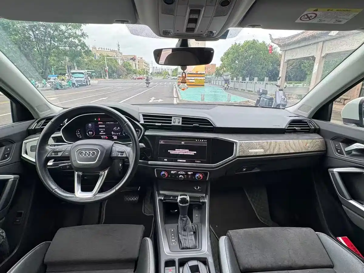 Фото 6 - Audi Q3