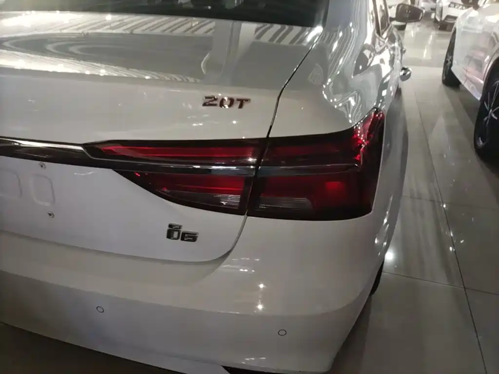Roewe i6 2019 2020 PLUS 1.6L CVT 4G Connected Glory Flagship Edition