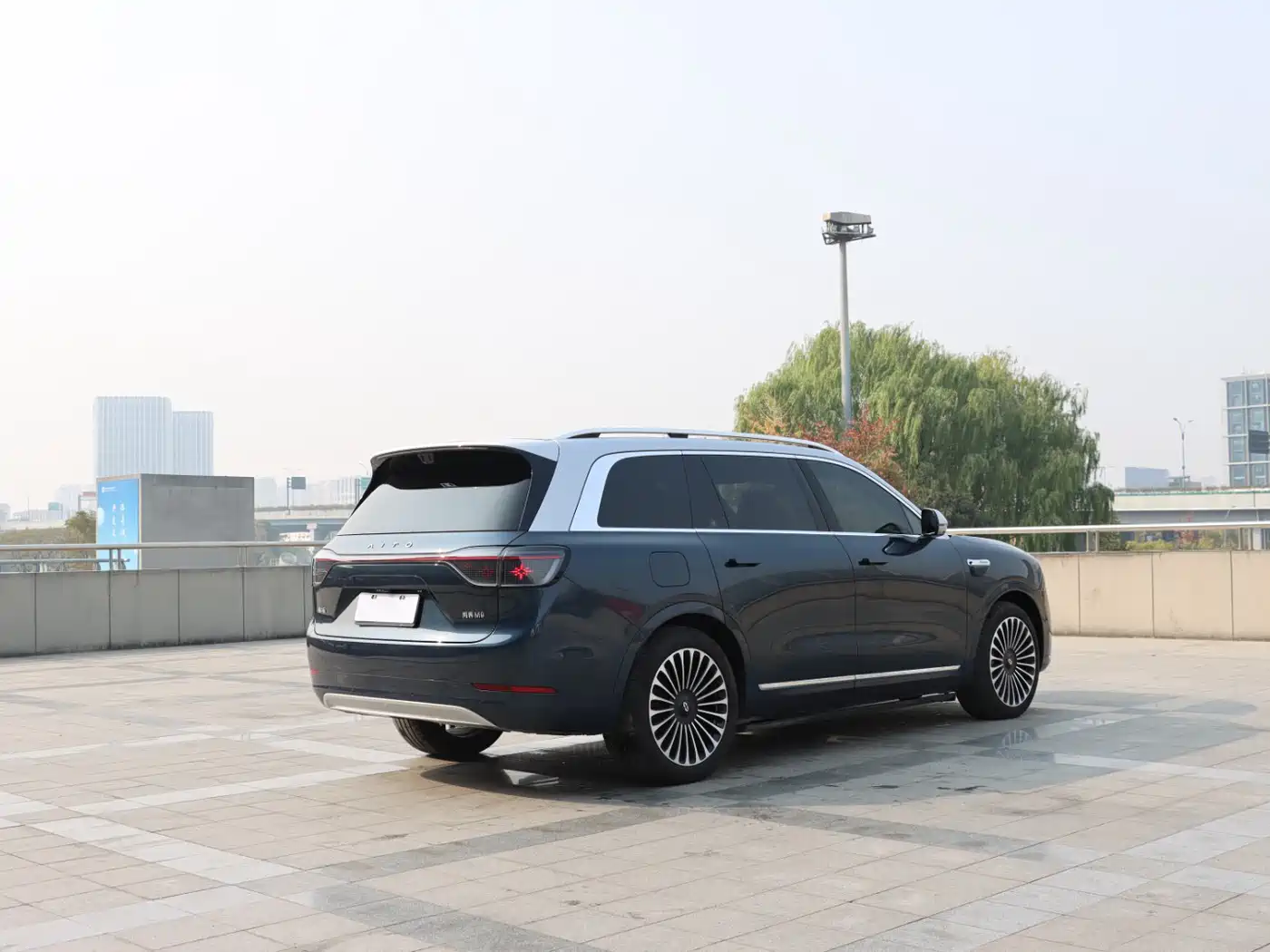 AITO Wenjie AITO M9 2025 Extended Range Max 52kWh 6-Seater фото 5