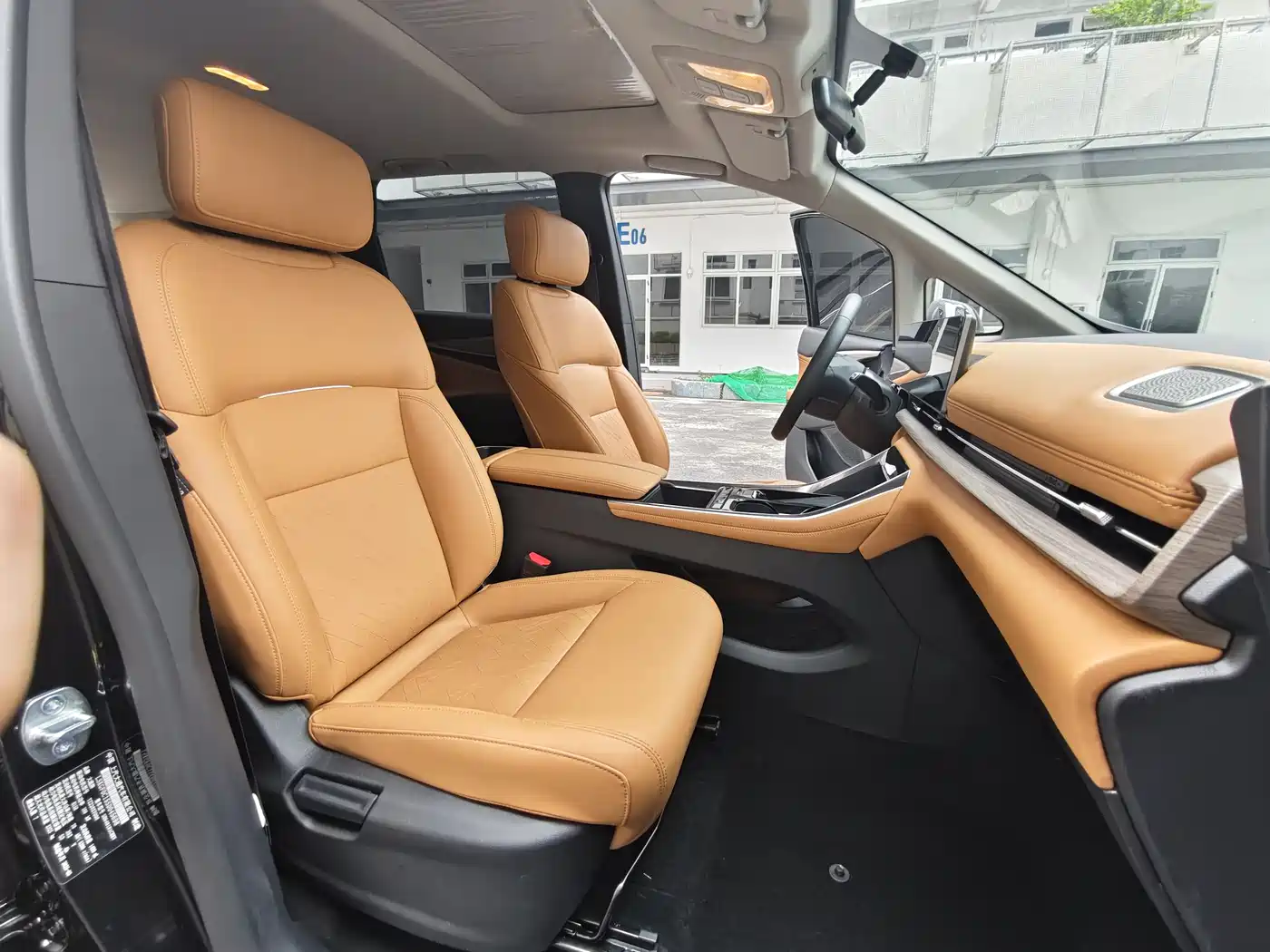 SAIC Maxus Maxus G50 PHEV 2025 Pilot Edition фото 14