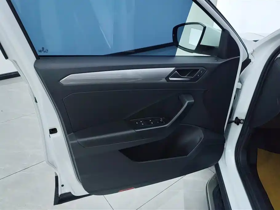 Volkswagen T-ROC 2019 230TSI DSG 2WD Progressive Version China VI фото 7