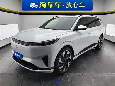 Dongfeng eπ008