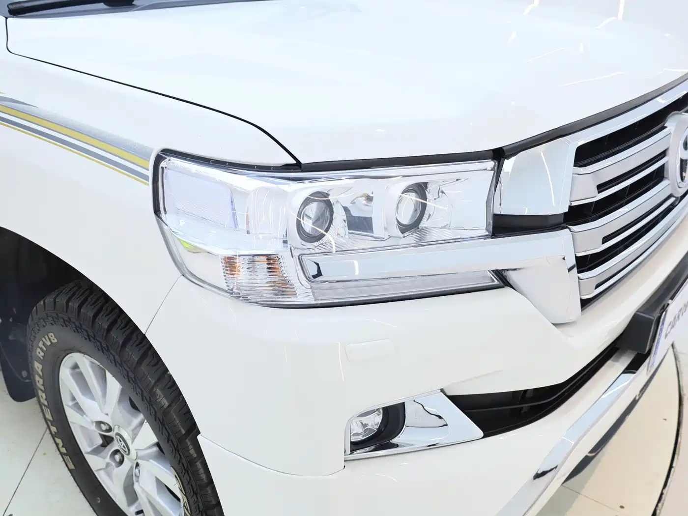 Toyota Land Cruiser 2013 2012 4.6L Automatic VX-R