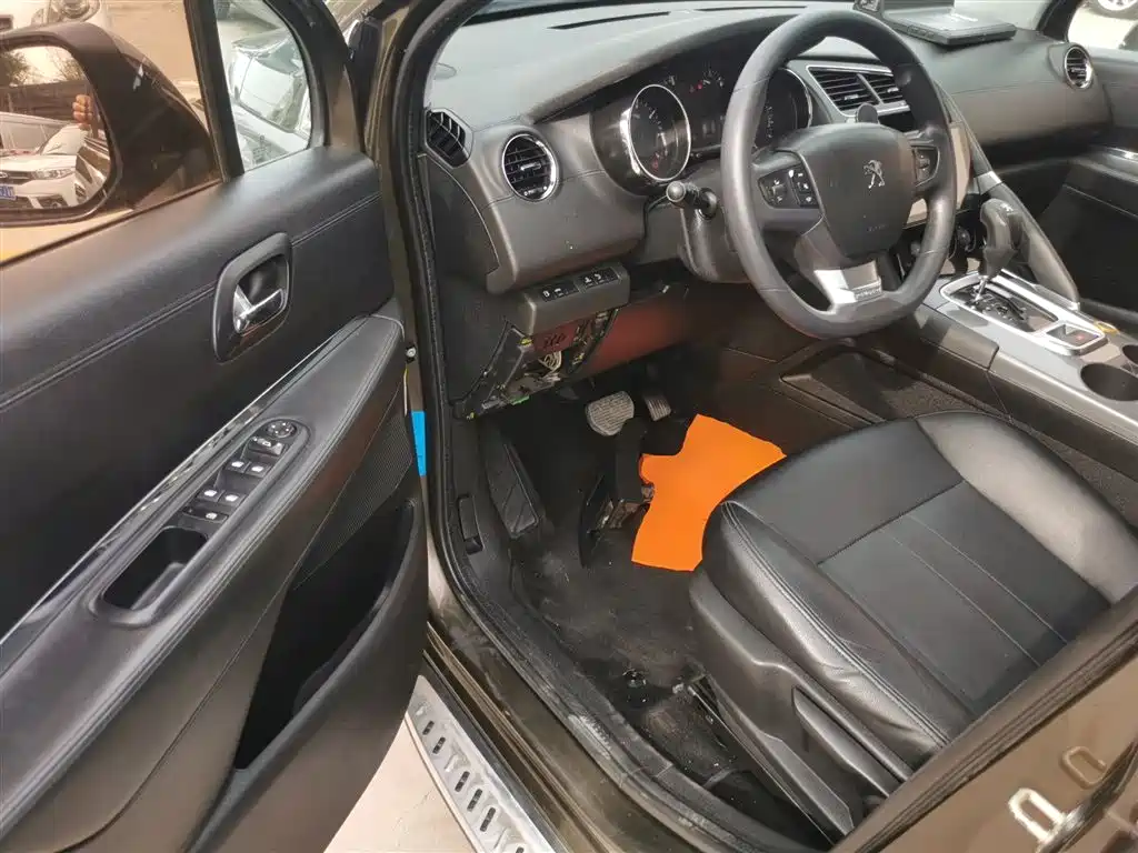 Peugeot 3008 2016 2.0L Automatic Classic Edition фото 16