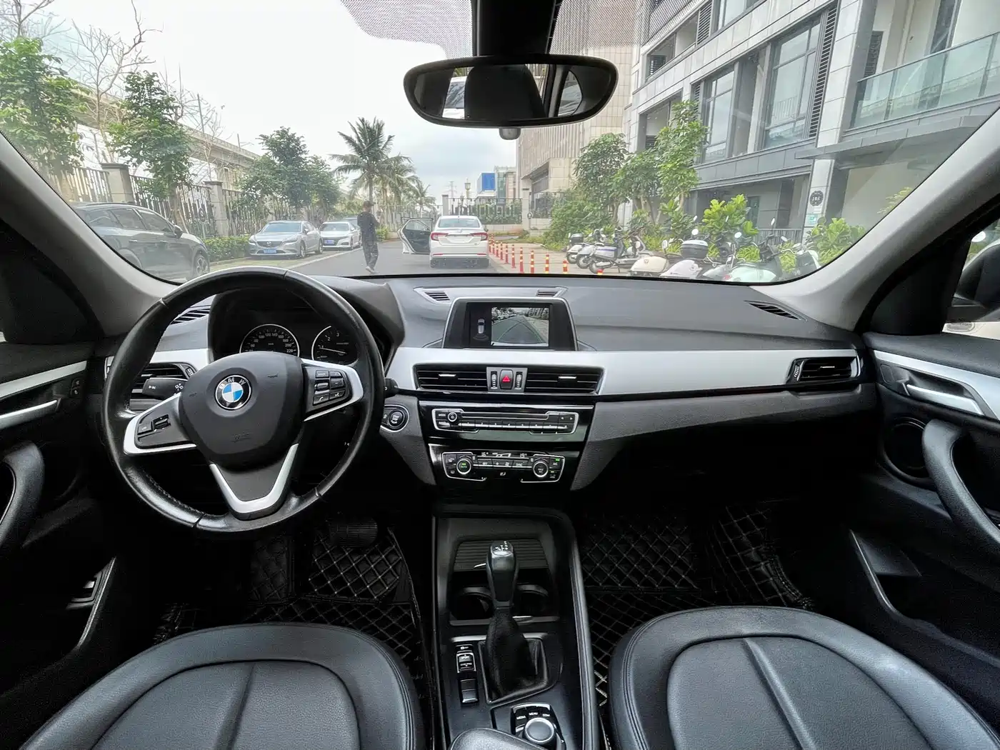 BMW X1 2018 sDrive20Li Leading Model фото 6