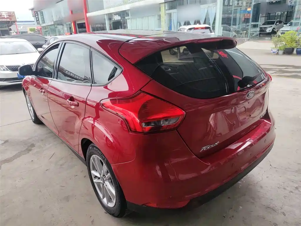 Фото 5 - Ford Focus