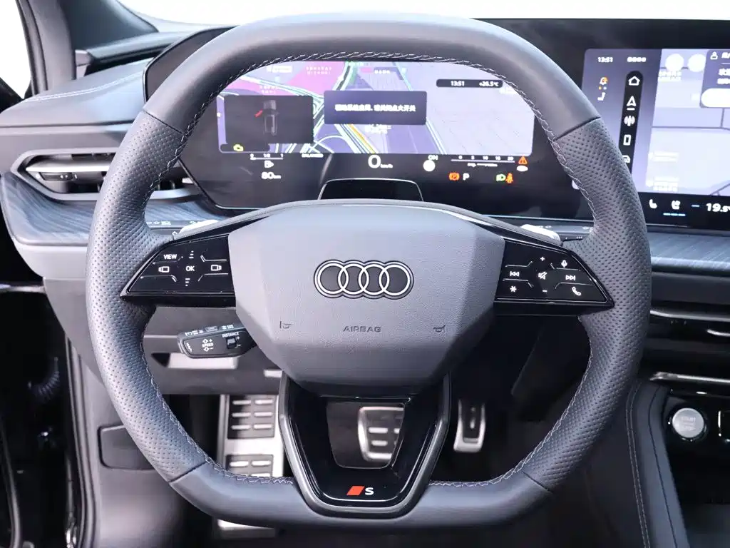 Фото 16 - Audi Q5L