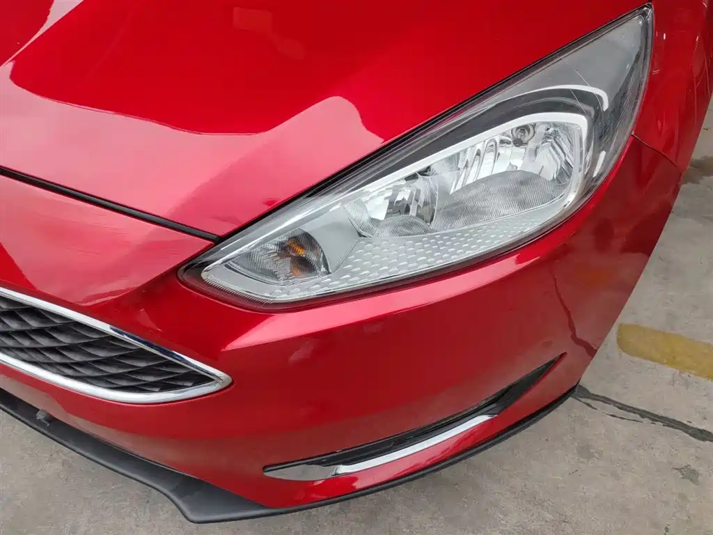 Фото 24 - Ford Focus