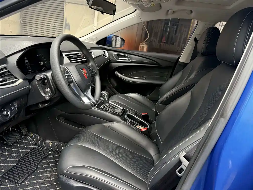 Фото 9 - Roewe i5