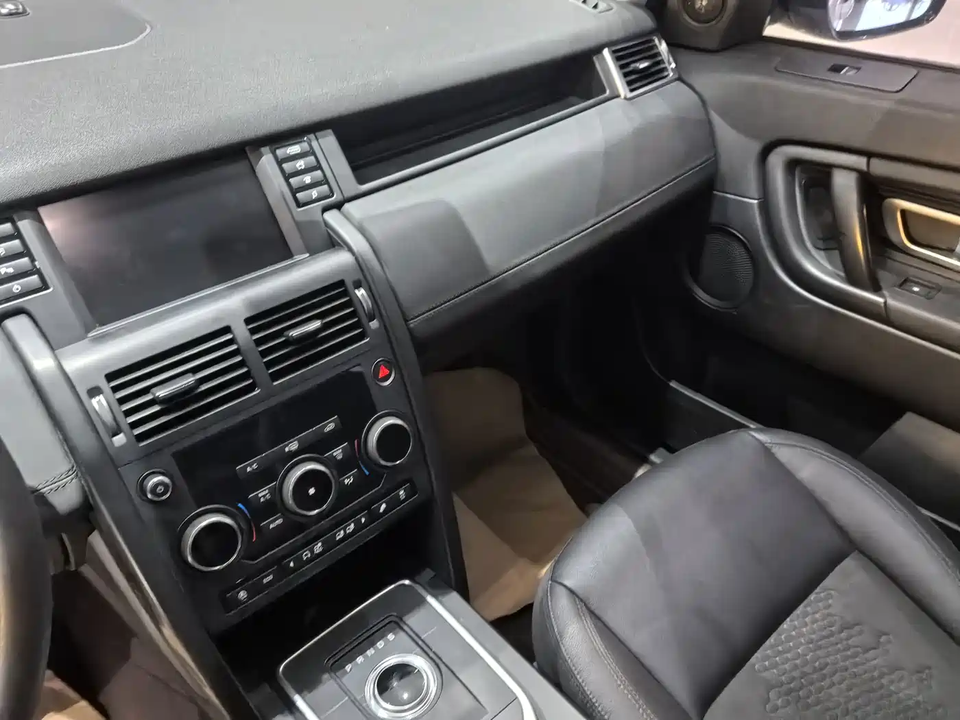 Фото 11 - Land Rover Discovery Sport