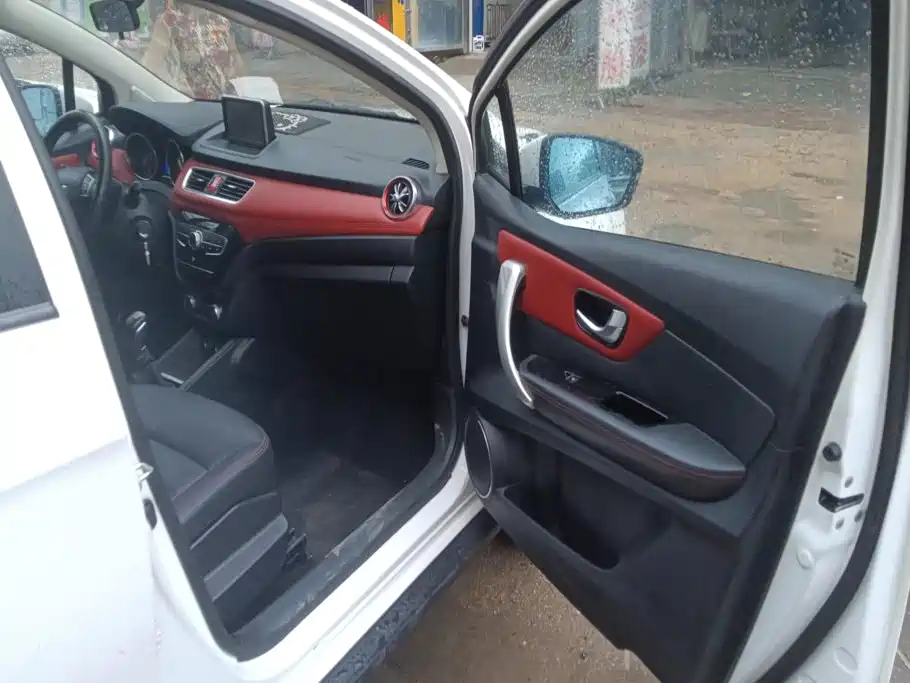 Haval H1 2015 2015 1.5L AMT Urban