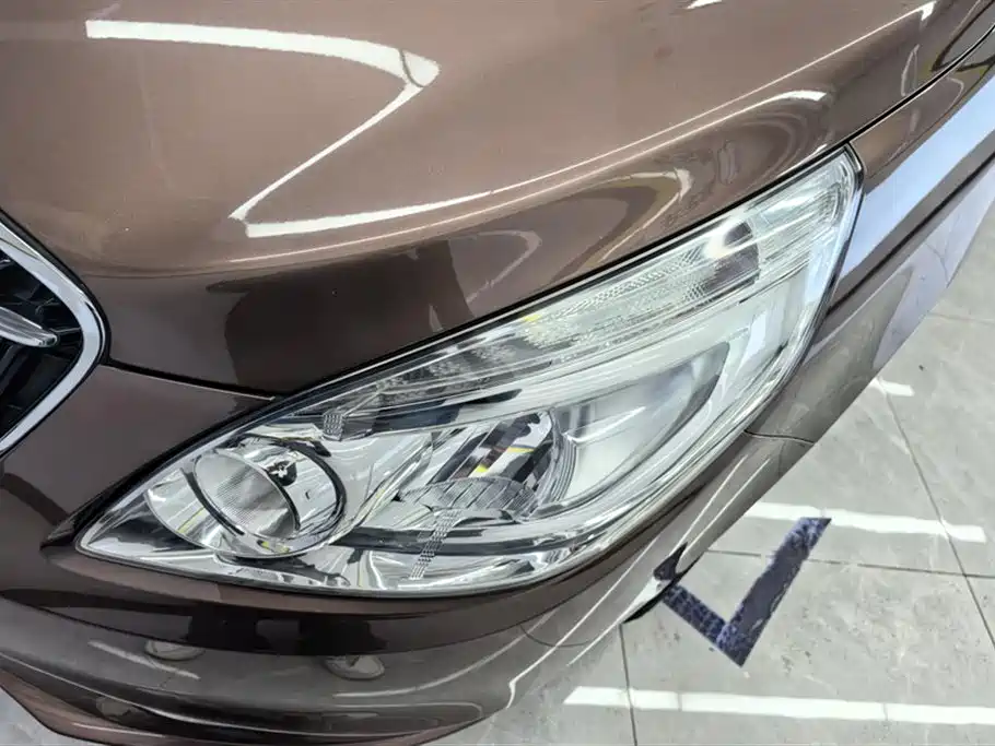 Buick GL8 2018 28T Premium Model China VI фото 5