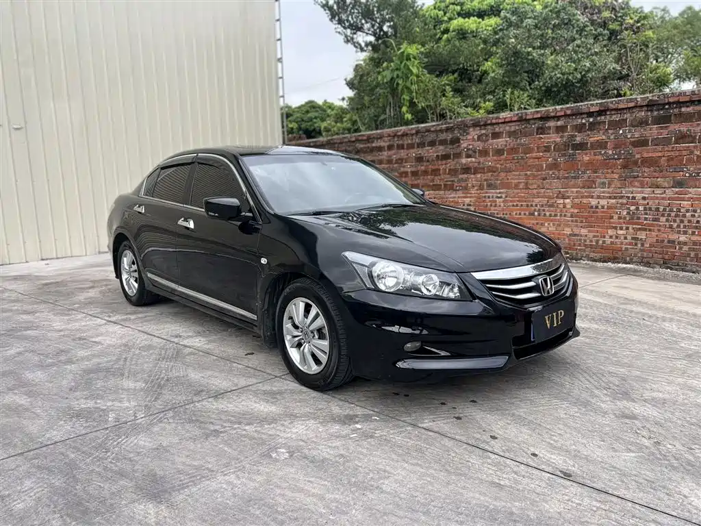 Photo 2 - Honda Accord