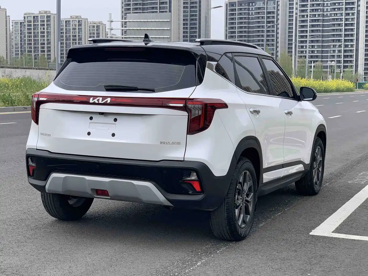 Kia Seltos 2023 1.5L CVT Luxury Edition фото 5