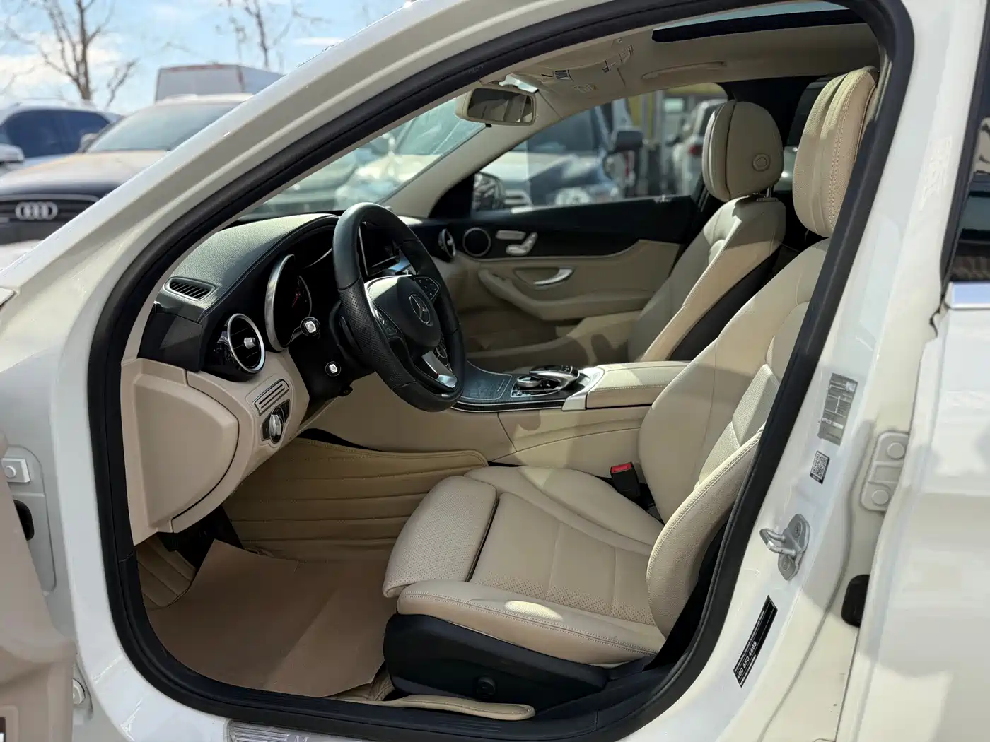 Mercedes-Benz C-Class 2015 Facelift C 200 L Sport фото 8