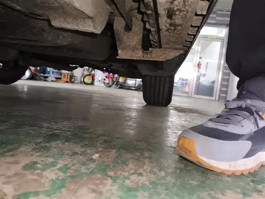 Toyota RAV4 Rongfang 2016 2.0L CVT 2WD Comfort (China V) фото 22
