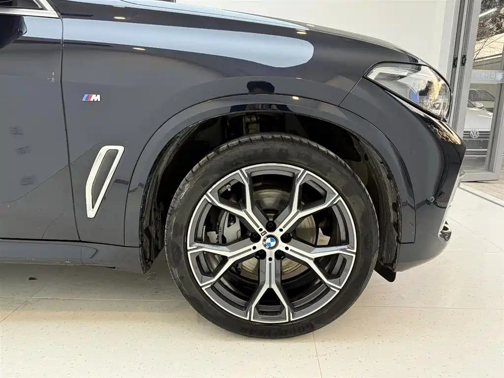 BMW X5 2022 Model xDrive 40Li M Sport Package фото 9