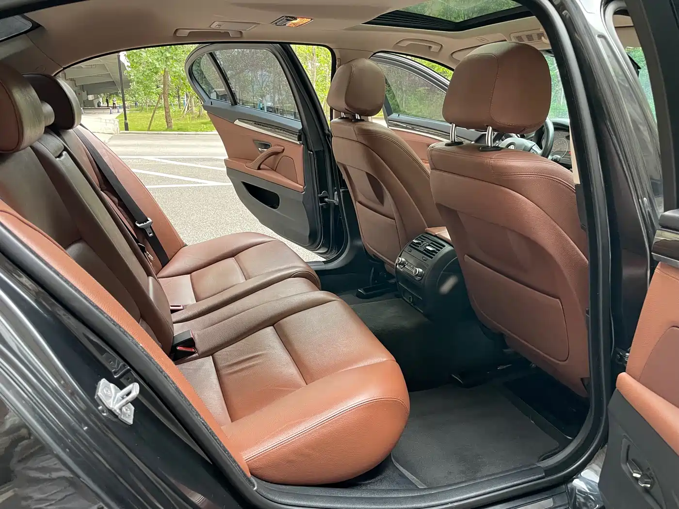 BMW 5 Series 2014 528Li Leading Edition фото 13