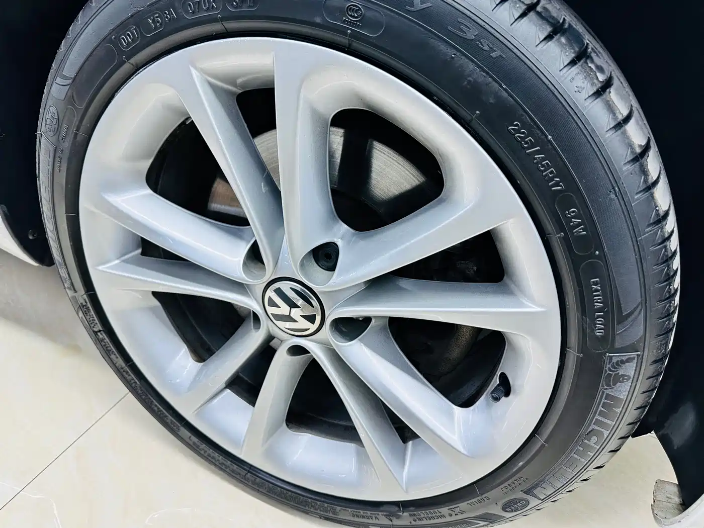 Volkswagen Scirocco 2010 2.0TSI Luxury Edition фото 11
