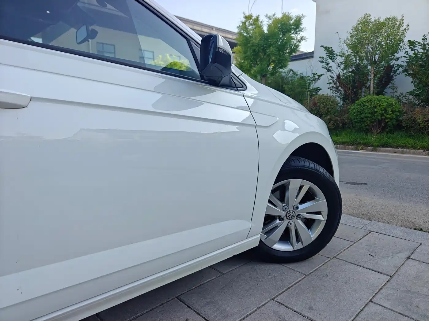 Volkswagen Polo 2019 Plus 1.5L Automatic Panorama Enjoyment Edition фото 25